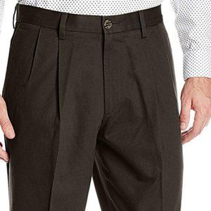 Dockers Signature Pleated Khaki Classic Fit D3 Slate Gray 33 x 32 Pants
